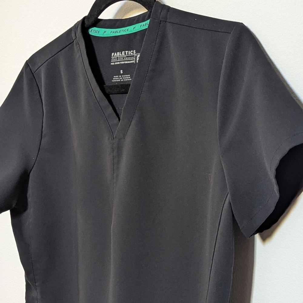 Fabletics Scrub Set | Small - Picture 2 of 16